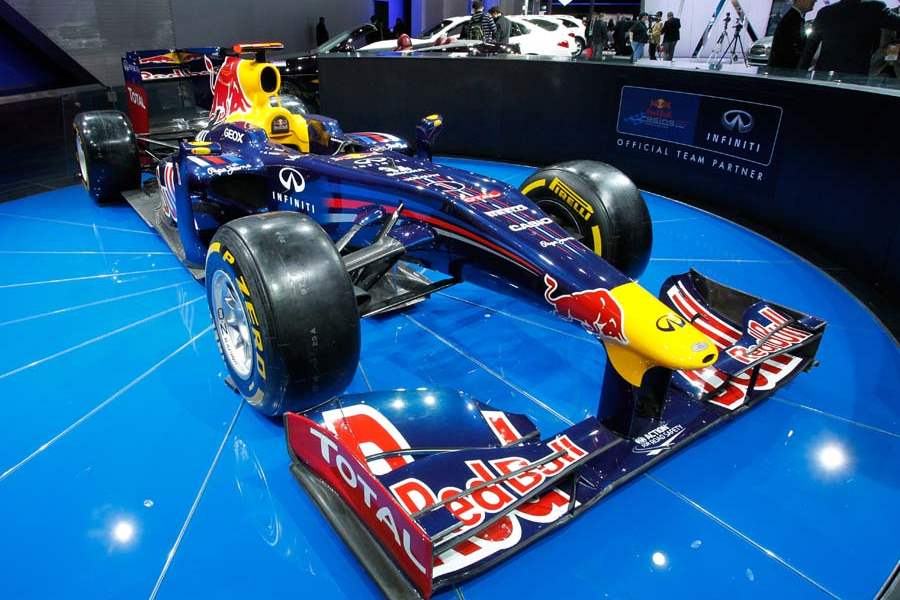 BIZ-AutoShow16p-Infiniti-Red-Bull-Formula-One-race-car