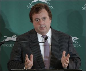 An influential group of business CEOs chaired by Gary Loveman, chairman, CEO and president of Caesar's Entertainment, is pushing a plan to gradually increase the full retirement age to 70 for both Social Security and Medicare and to partially privatize the health insurance program for older Americans.