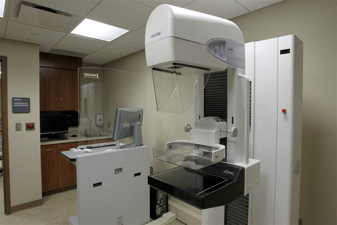 CTY-cancercenter25p-mammography-machine