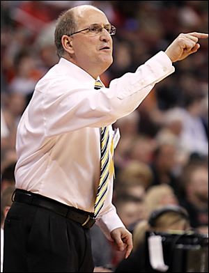 Whitmer head coach Bruce Smith will retire at the end of the Panthers’ basketball season. The veteran coach has an overall record of 334-69.