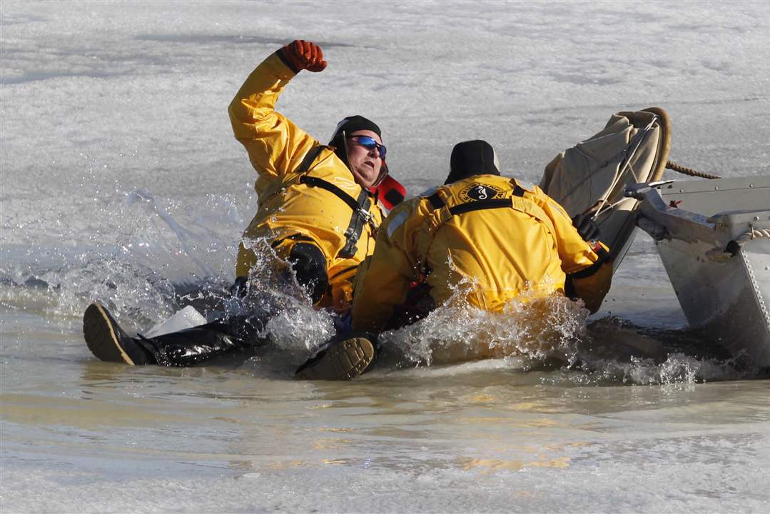 Ice-rescue-exercise-falling