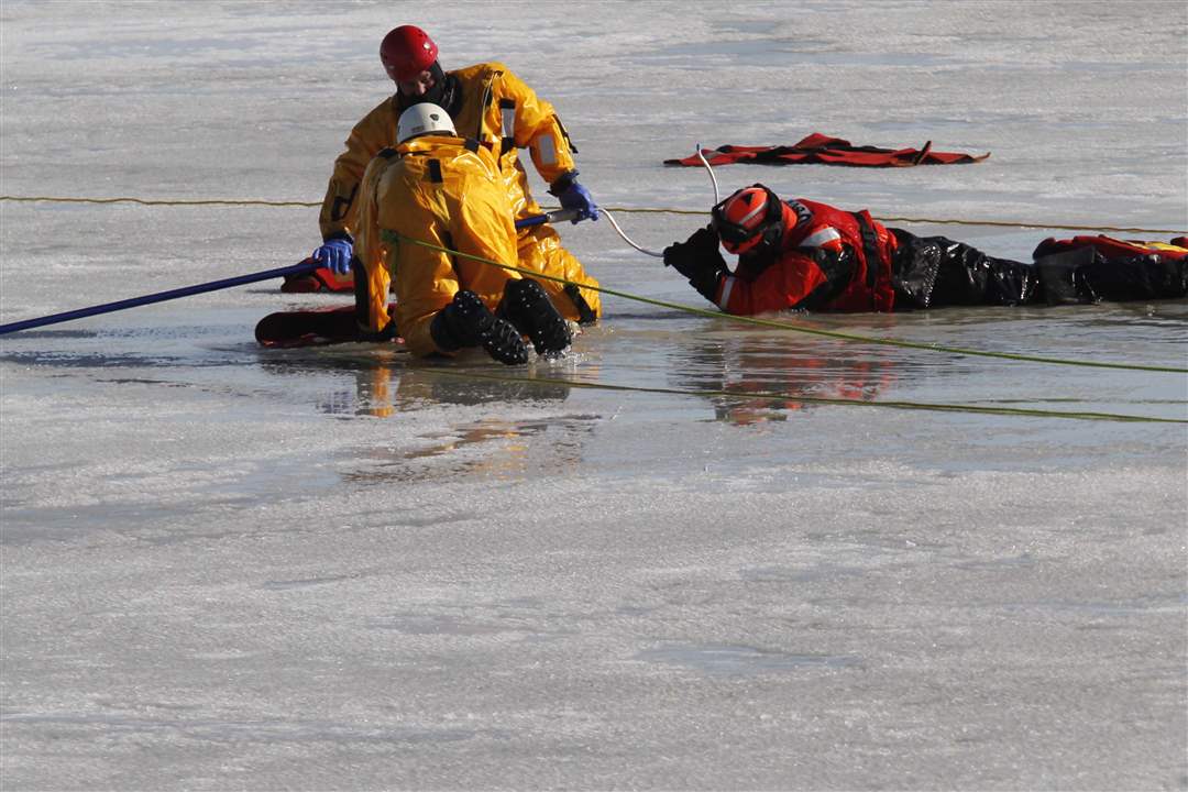 Ice-rescue-exercise-hole