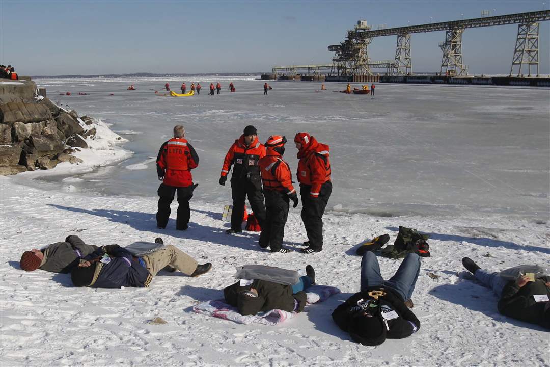 Ice-rescue-exercise-shoreline