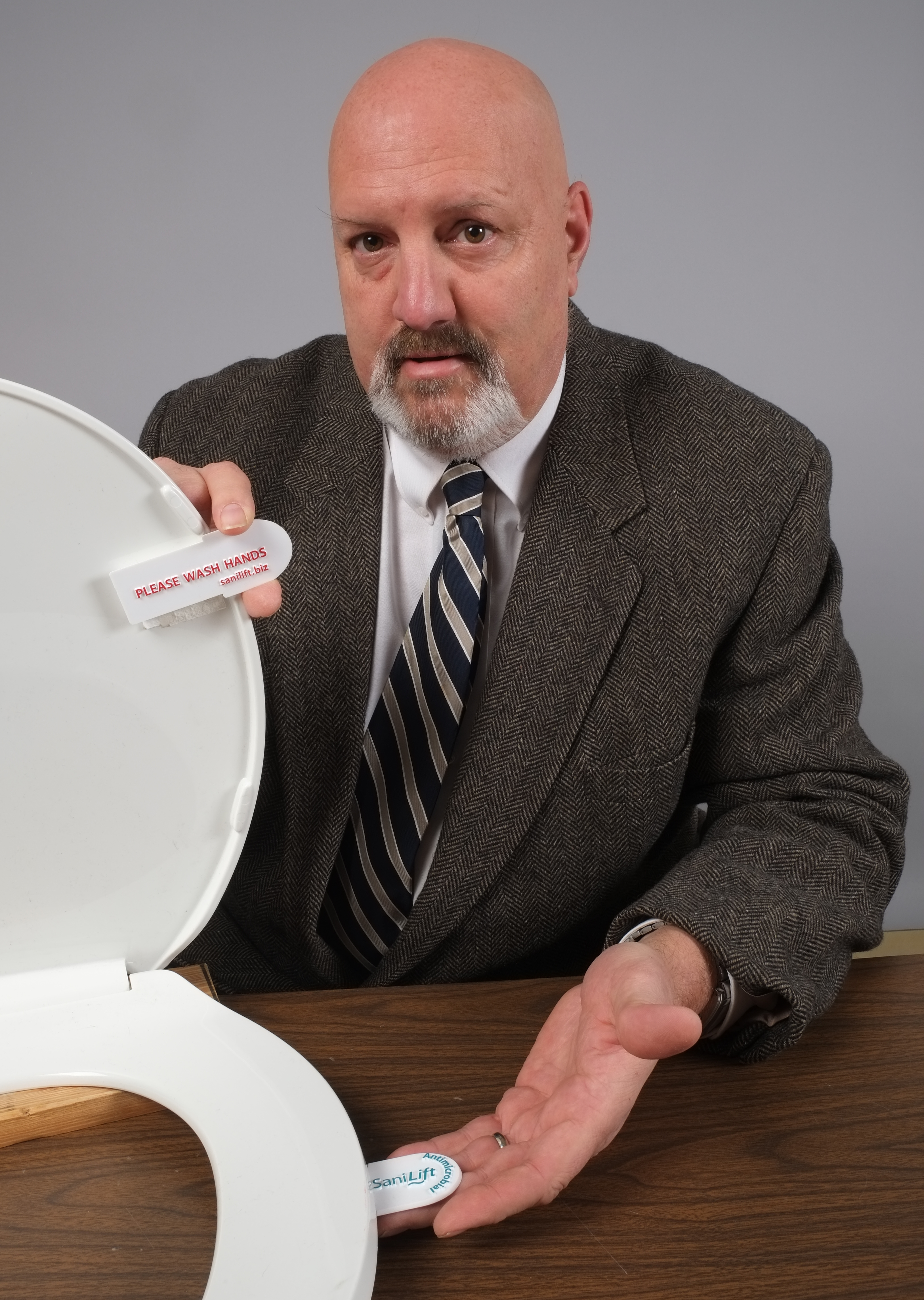 Fremont inventor’s device lifts unsanitary toilet seats The Blade