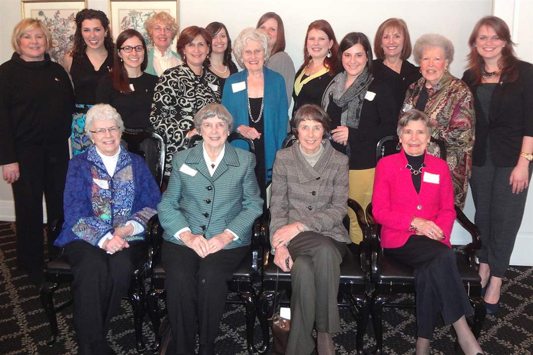 Attendees-at-the-Kappa-Altha-Theta-Founder-s