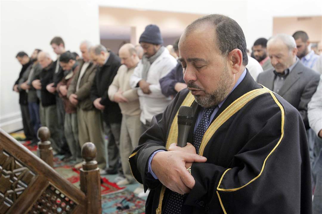 Islamic-Center-prayer