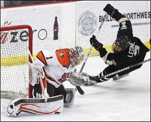 Bowling Green goalie Andrew Hammond posted a 10-15-3 record with a 2.47 goals-against average and .917 save percentage with the Falcons last season.