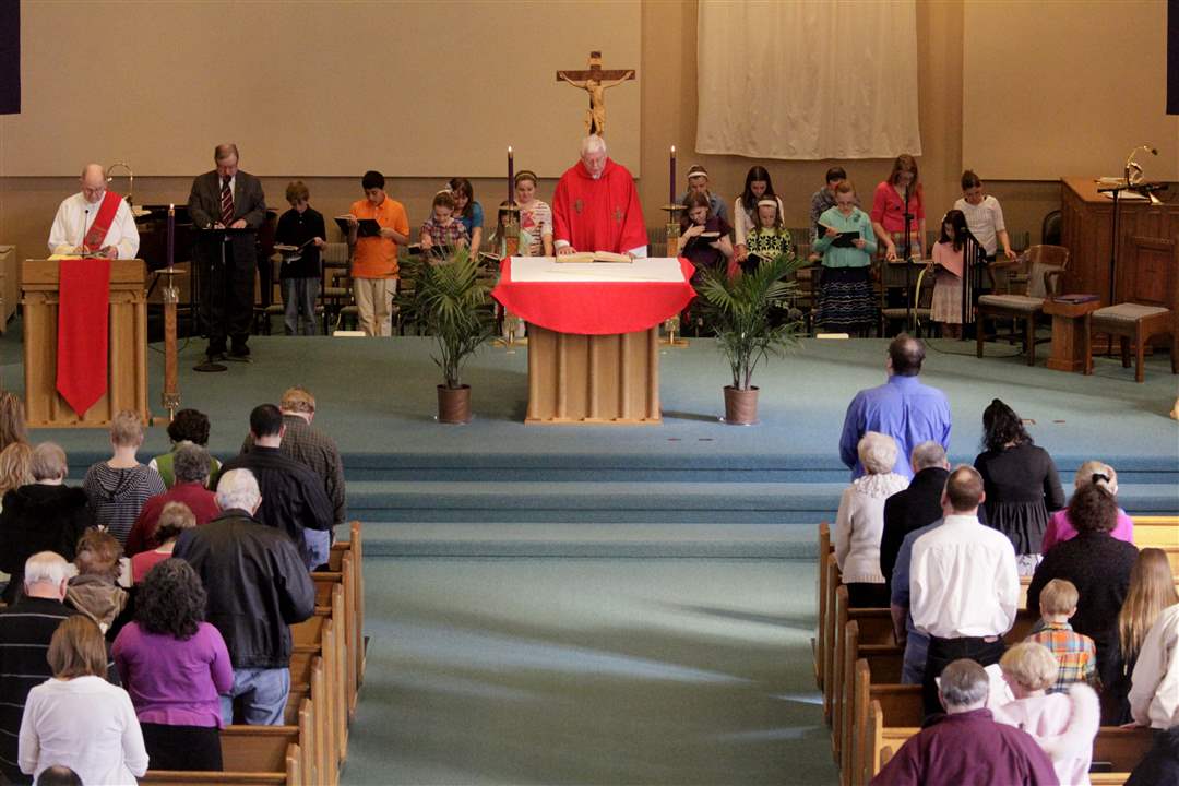 Palm-Sunday-Bible-reading