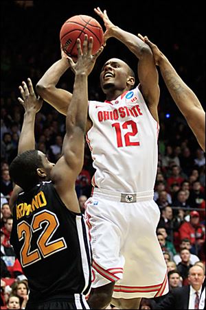 Ohio State's Sam Thompson had 20 points against Iona. The Buckeyes are 27-7.