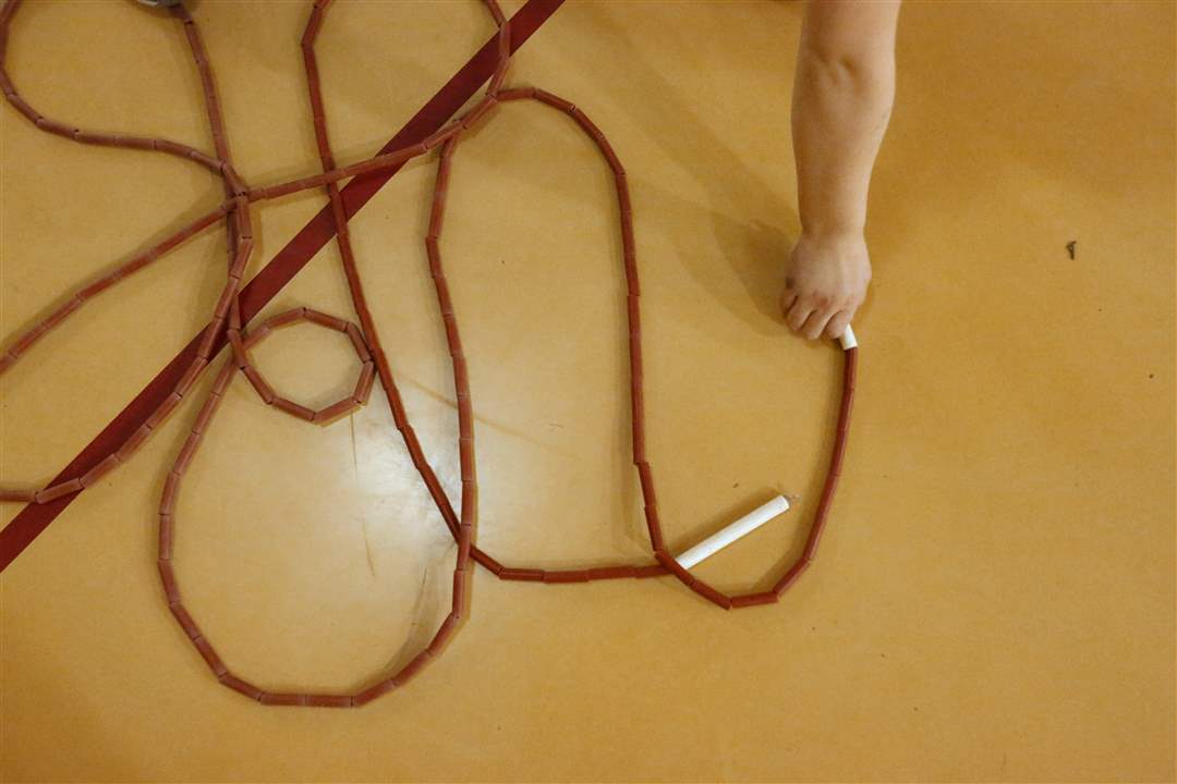 WEBPerry-rope28p-rope-on-the-floor