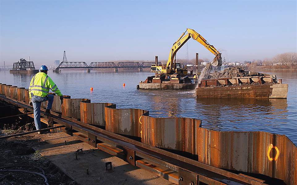 Maumee-River-dredging-Ironville-Dock