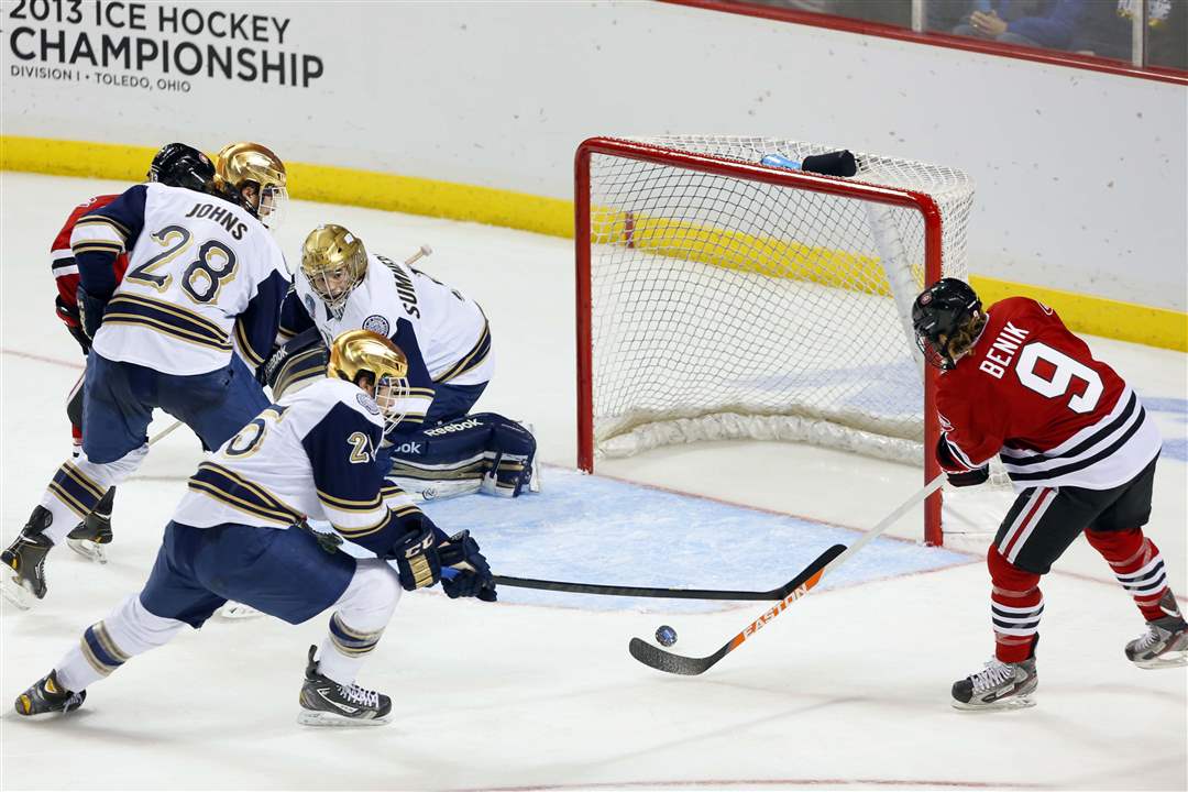 NCAA-hockey-shot