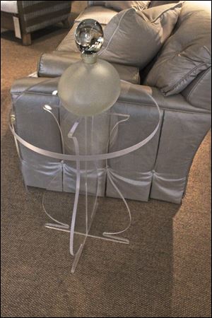 Crystal side table of clear Lucite by Mariette Himes Gomez for Hickory Chair. 