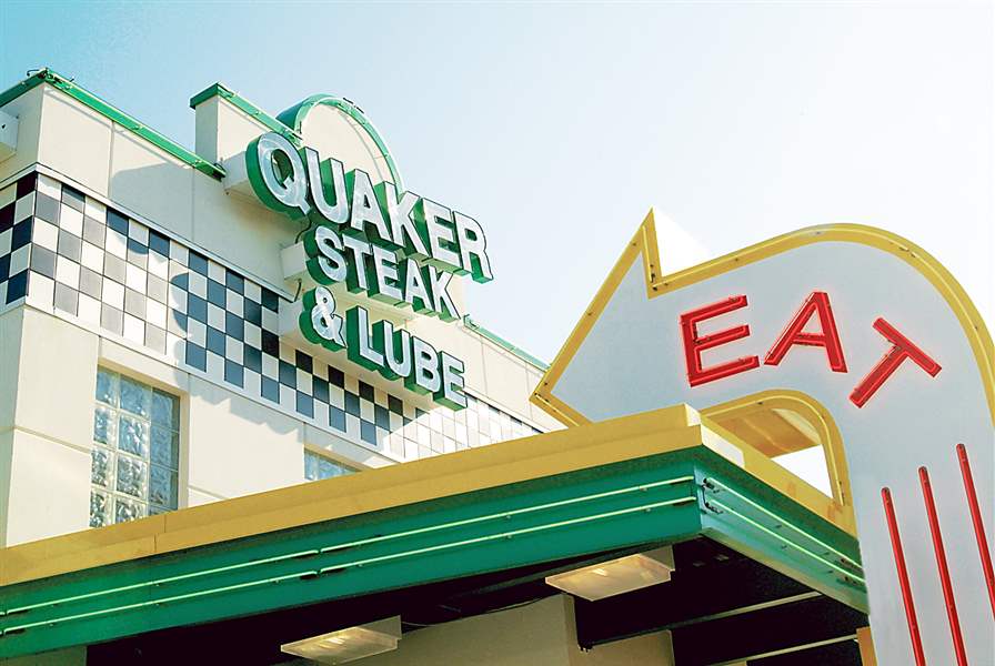 Quaker-Steak-Lube-outdoor-sign