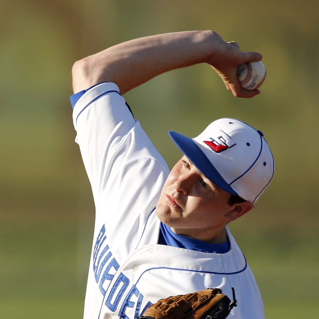 Springfield-pitcher-Andrew-Case-4-throws