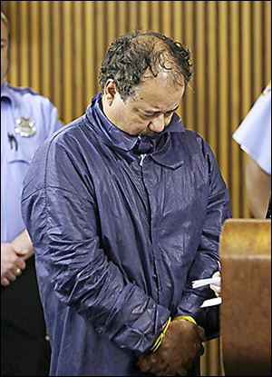 Ariel Castro appears in Cleveland Municipal Court.
