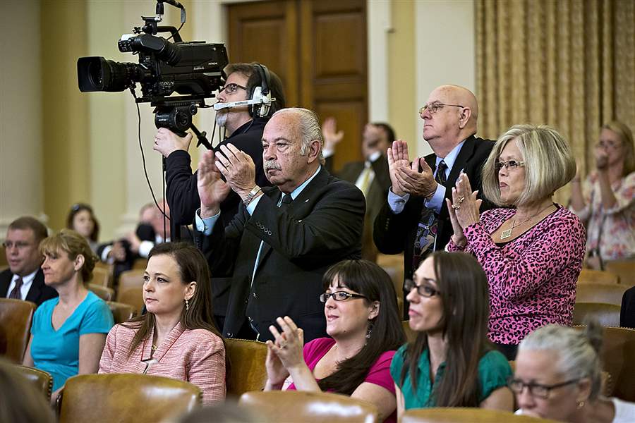 IRS-panel-audience-claps