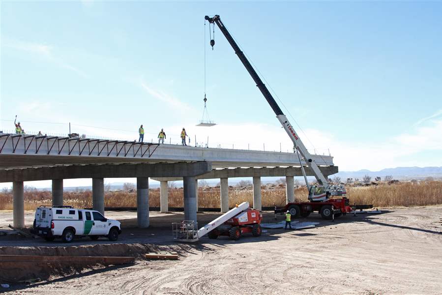 Stalled-Border-Bridge-1