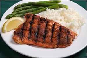 Grilled salmon with asparagus, and white rice