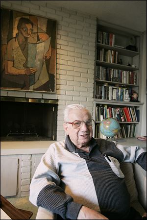Seymour Rothman, in his Ottawa Hills home in 2006, was a prolific writer to the end, most recently working on short stories. 