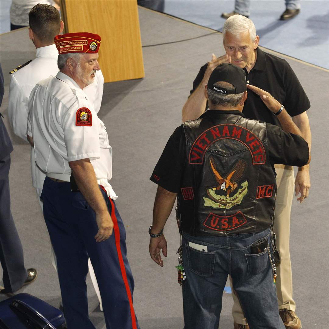 Veterans-honor-roll-salute