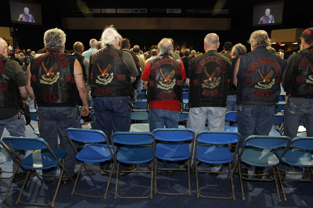 Veterans-honor-roll-back-row