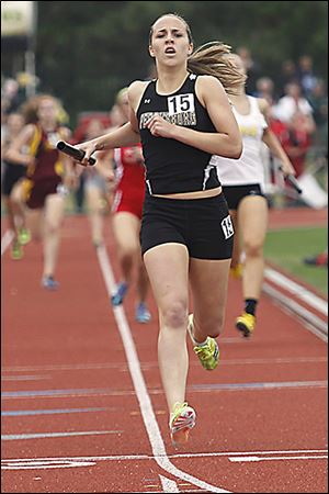 Perrysburg's Emily Wyrick anchors the Yellow Jackets' 3200 relay to a time of 9:16.64.