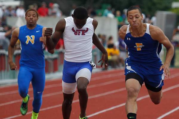 Findlay-s-Tyler-Brown-competes-in-the-400-meter-dash