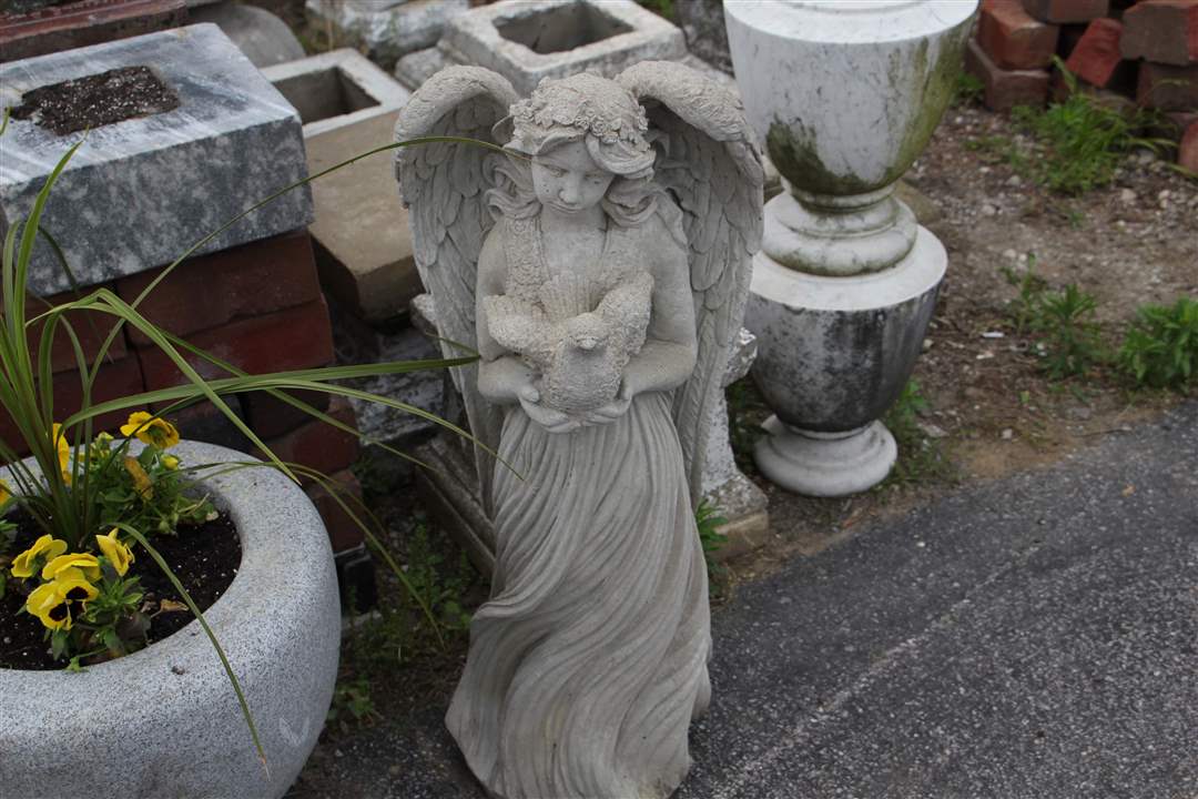 Cemetery-stealing-stolen-angel