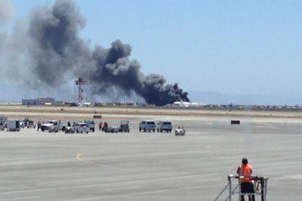 San-Francisco-Airliner-Crash-smoke-7-6