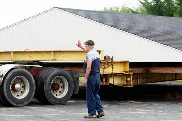 Don-Brown-Sr-with-D-B-House-Movers-from-Monroe-MI-directs-the-driver
