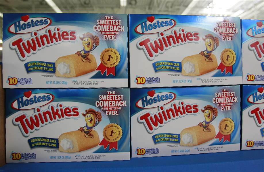 Hostess-Twinkies-made-their-officially-ret