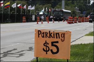 Many neighbors of Highland Meadows Golf Club are offering cheap parking for the LPGA’s Marathon Classic this week. Local restaurants and hotels also are making the most of the golf tournament.