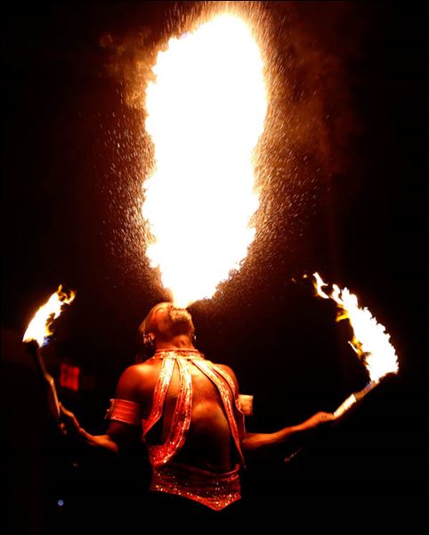 List 90+ Images which celebrity began his career as a circus fire eater Completed