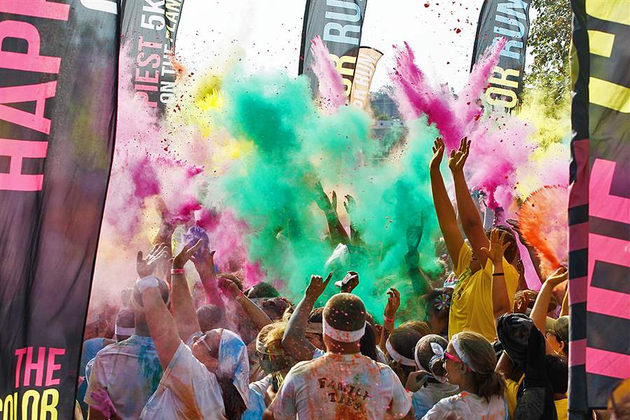 CTY-colorrun18p-dust-cloud