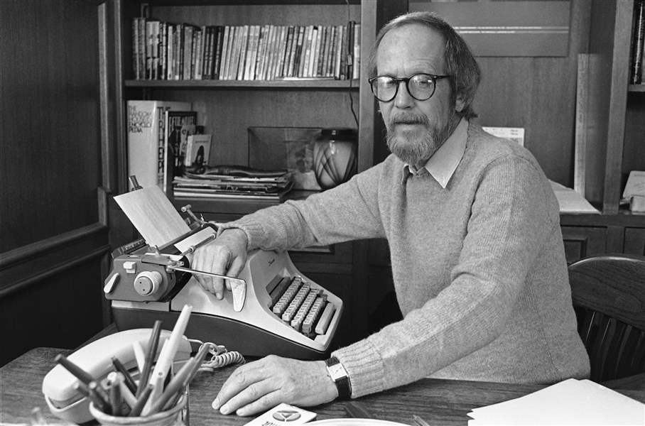 Bestselling author Elmore Leonard dies at 87 The Blade
