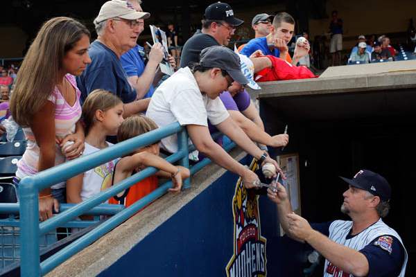 Toledo-Mud-Hens-manager-Phil-Nevin-sign
