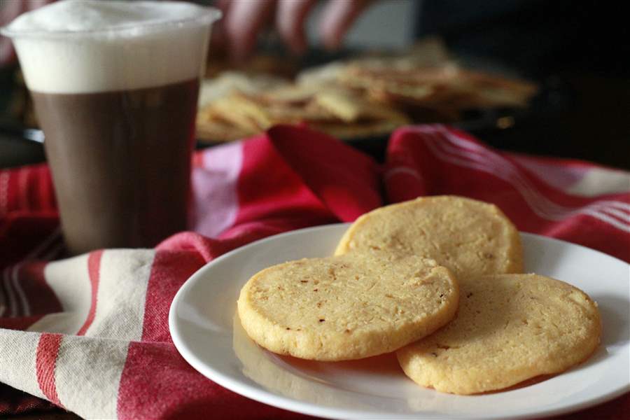 Home-made-cheese-crackers-with-cappuccino