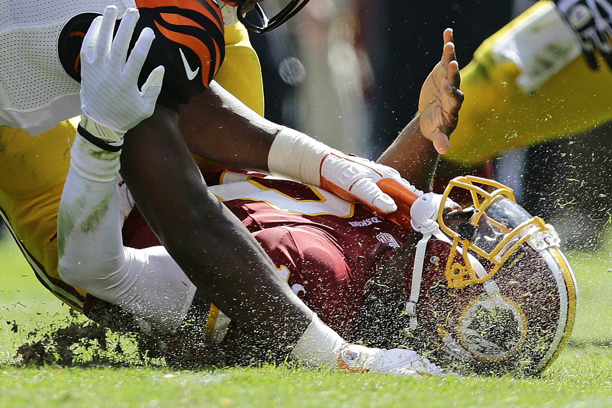 Judge NFL, players to settle concussion lawsuits The Blade
