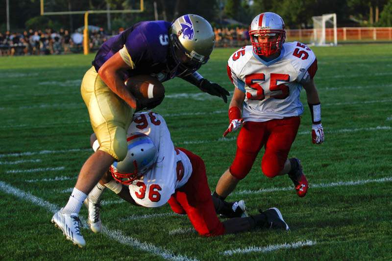 Maumee-Bowsher-tackle