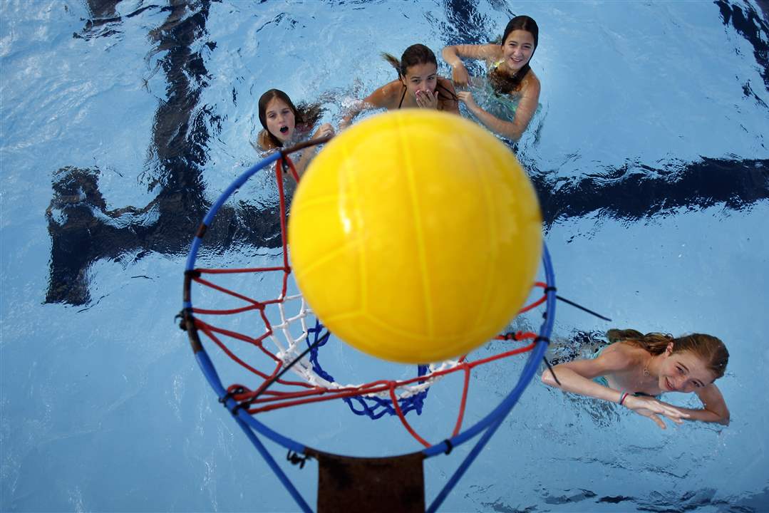 SOC-kids29p-water-basketball