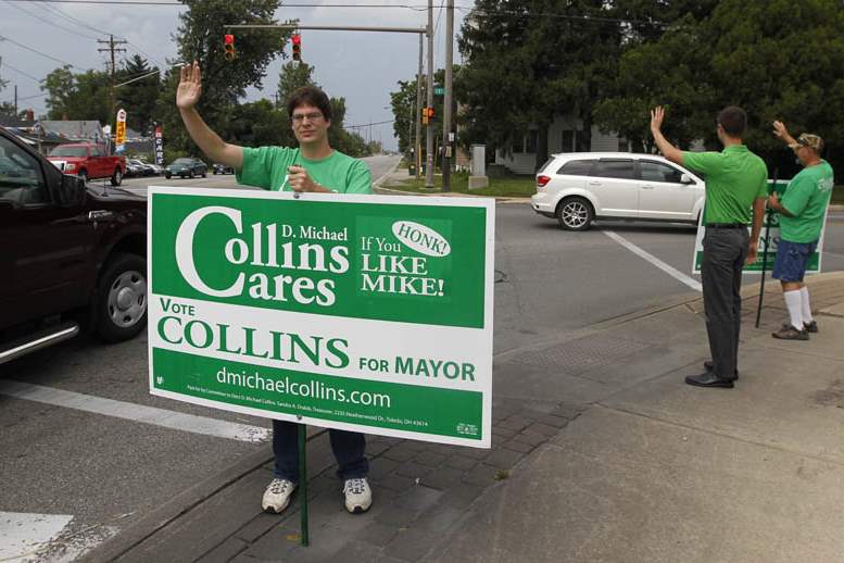 Candidates-Collins-volunteers
