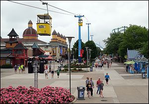 Cedar Fair attributed the increase in revenues to a 5 percent rise in in-park spending by its guests.