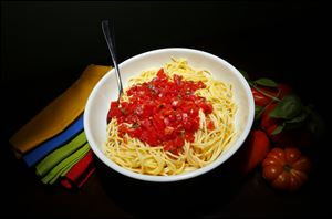 Spaghetti with fresh sauce.