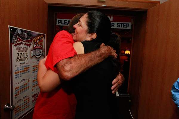 Anita-Lopez-hugs-campaign-wor