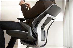 Steelcase’s new Gesture chair, available for $980 later this fall, is definitely comfortable, but other high-end ergonomic office chairs deliver similar results for less cost. 