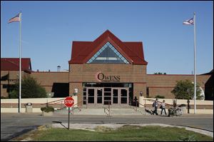 Changes to the financial aid system made nearly all of Ohio’s community college students, including nearly 15,000 at Owens Community College, ineligible for state grants.