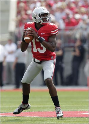 Kenny Guiton was a backup to Braxton Miller and got a starting role when Miller was injured. But the backup could probably could start at quarterback for a majority of the nation’s 125 FBS teams.