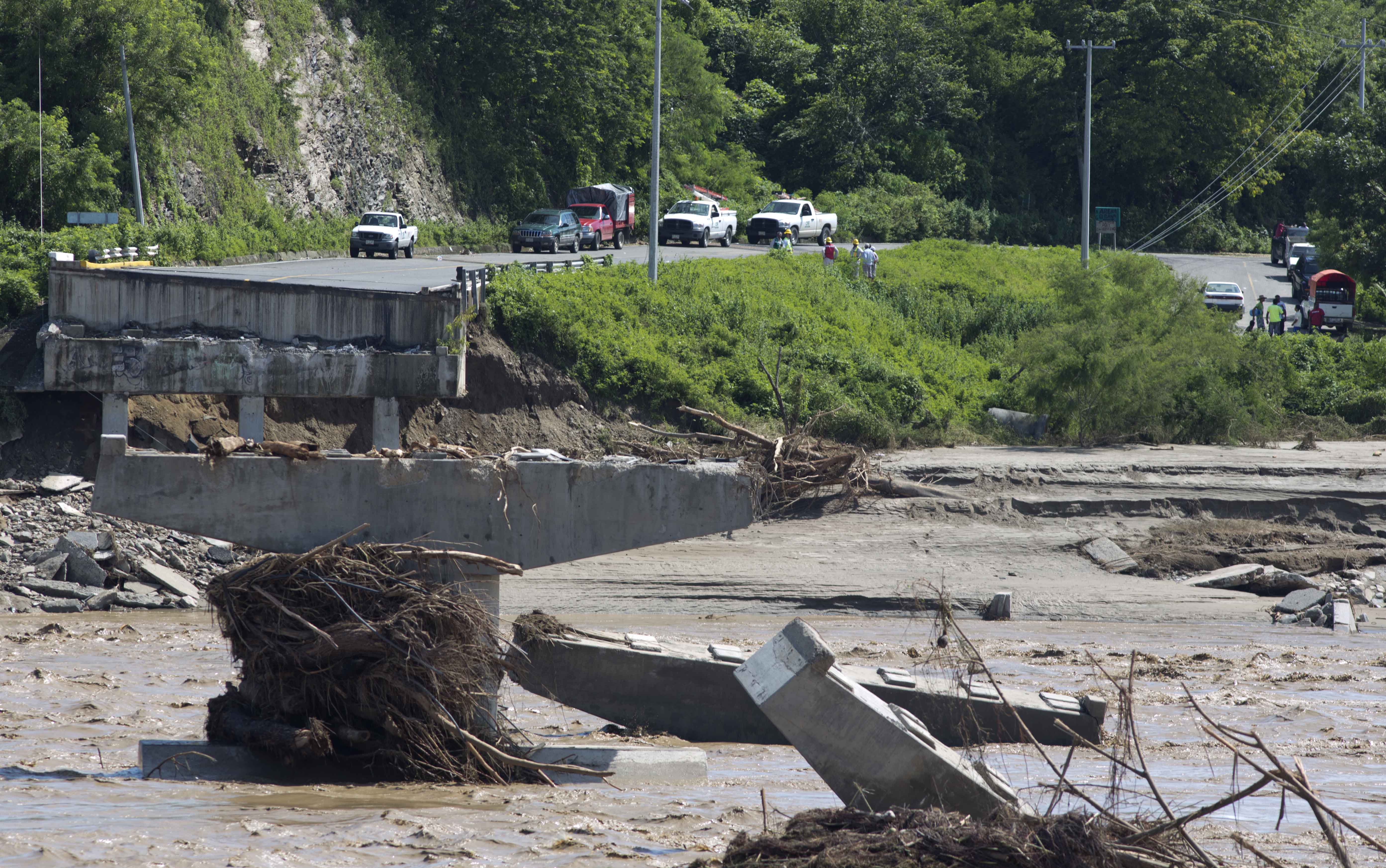 Mexico floods kill 80, thousands stranded The Blade