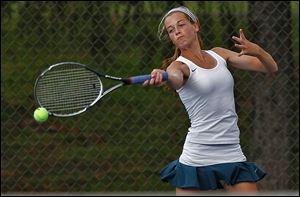 Notre Dame's Teagan McNamara won the TRAC's No. 1 singles title with a victory over St. Ursula's Celina Nowicki.
